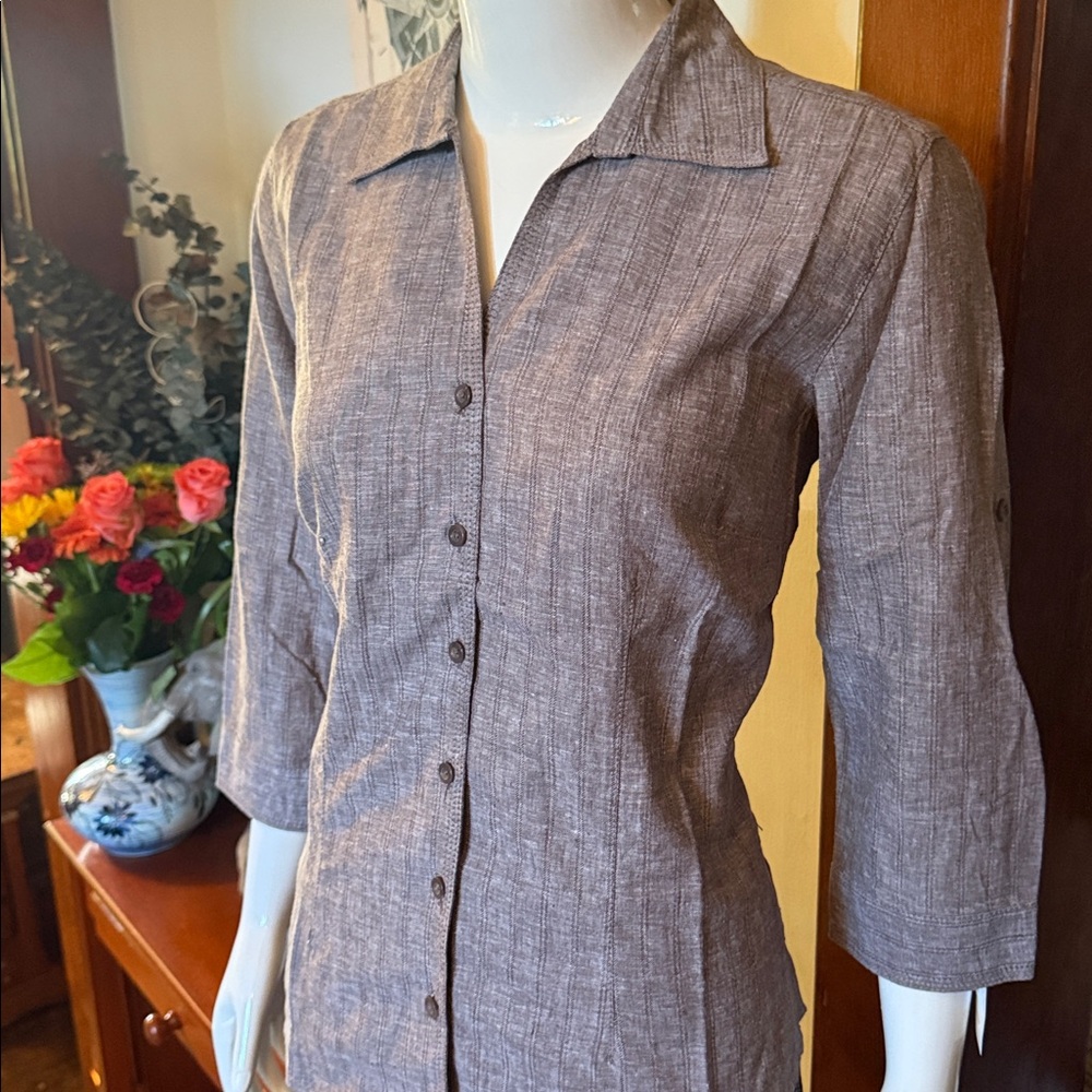 NWT northern reflections size small linen blend Women's Brown Button-Up Top